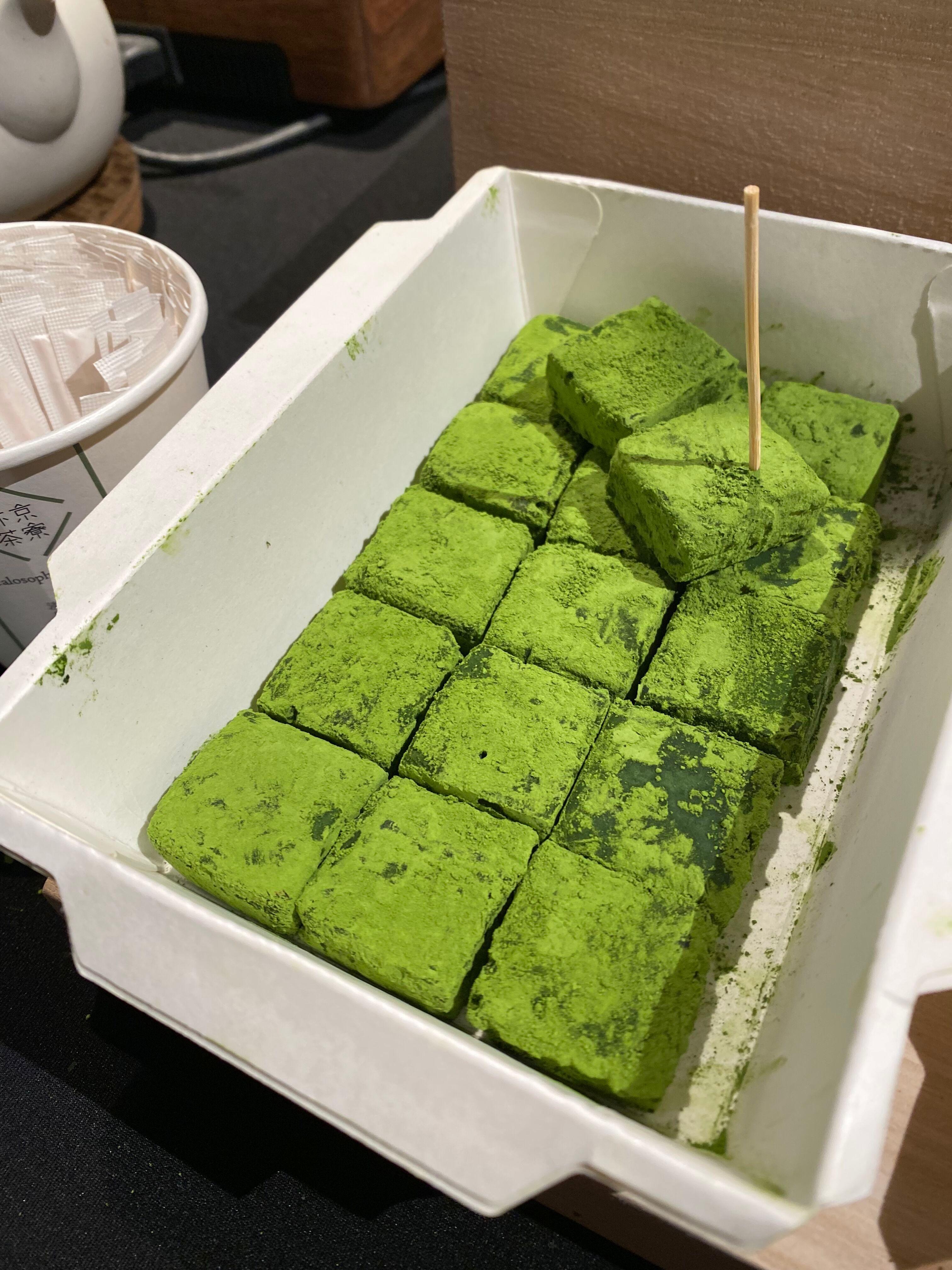 11月起汴京茶寮將於IFC設期間限定店「汴京抹茶站」,將提供煎茶、抹茶、生朱古力及抹茶蕨餅等日本甜點。