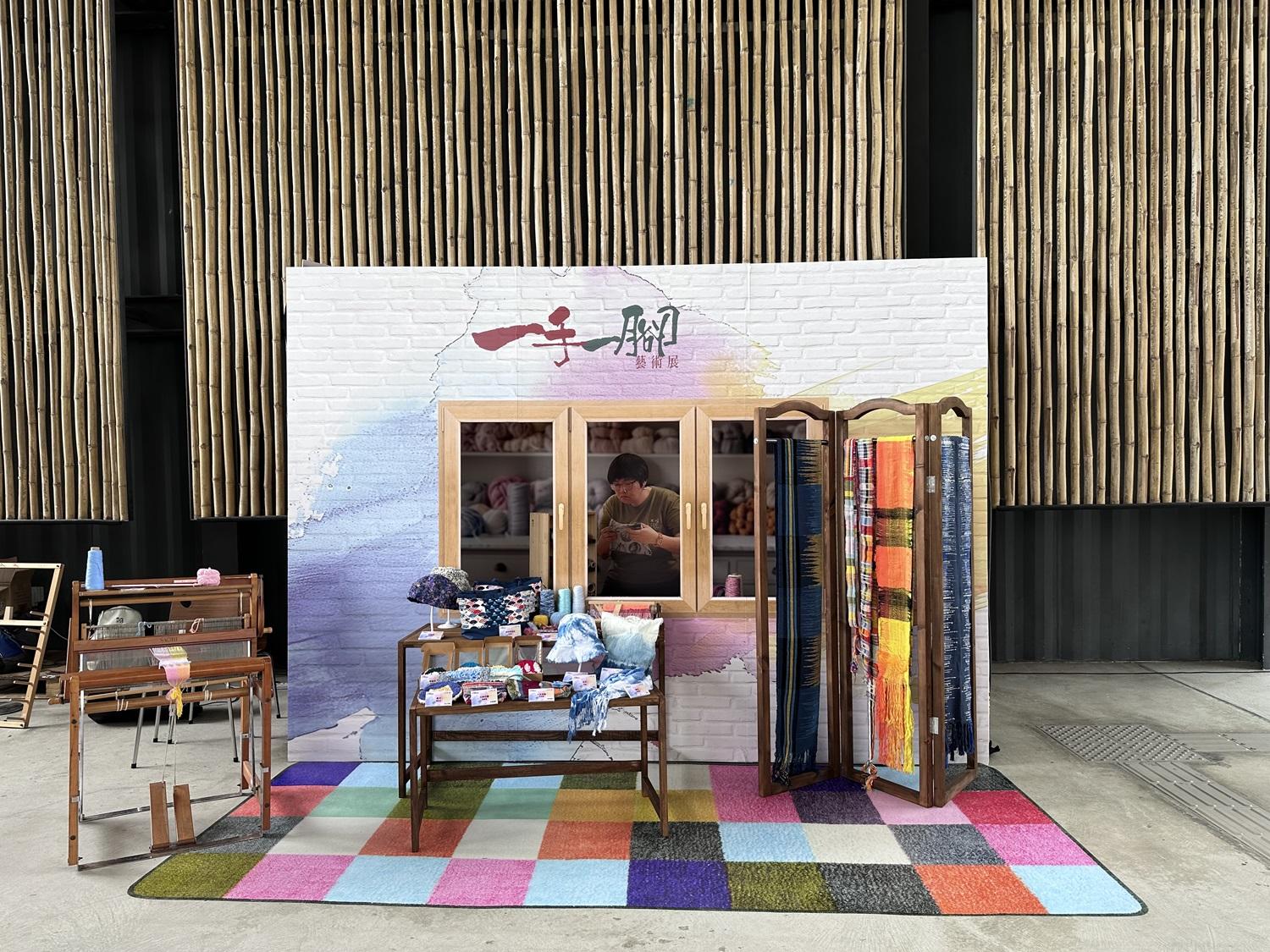 現場設有多個展區供公眾人士參觀。