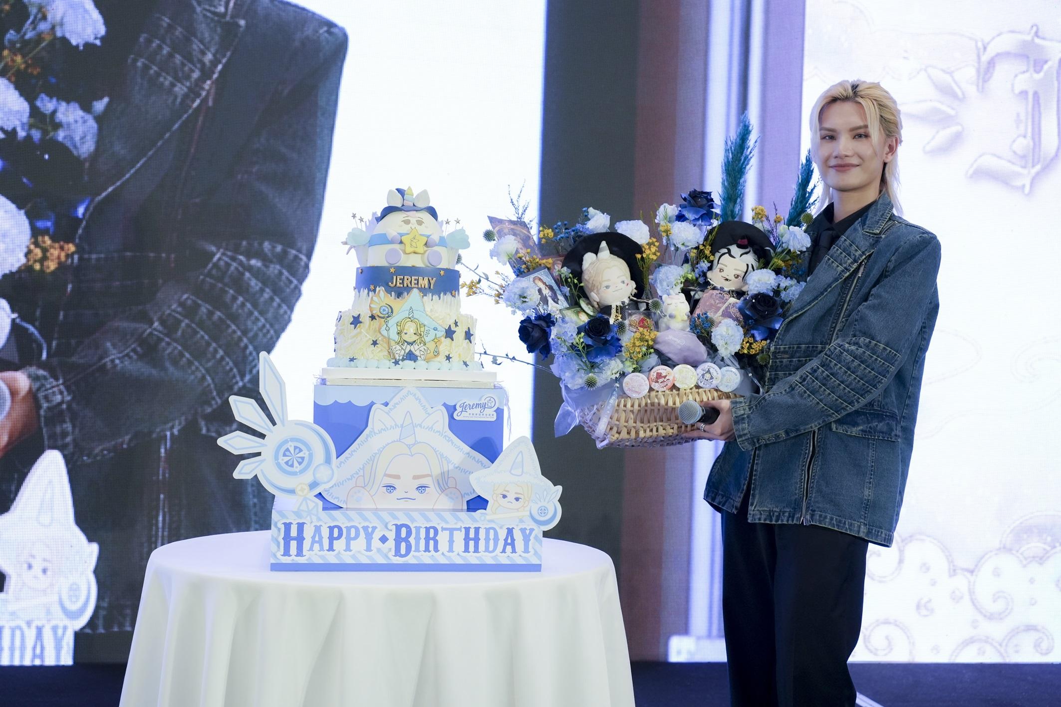 Jeremy今日29歲生日,上周日出席生日會與近千名Unicorns慶祝。