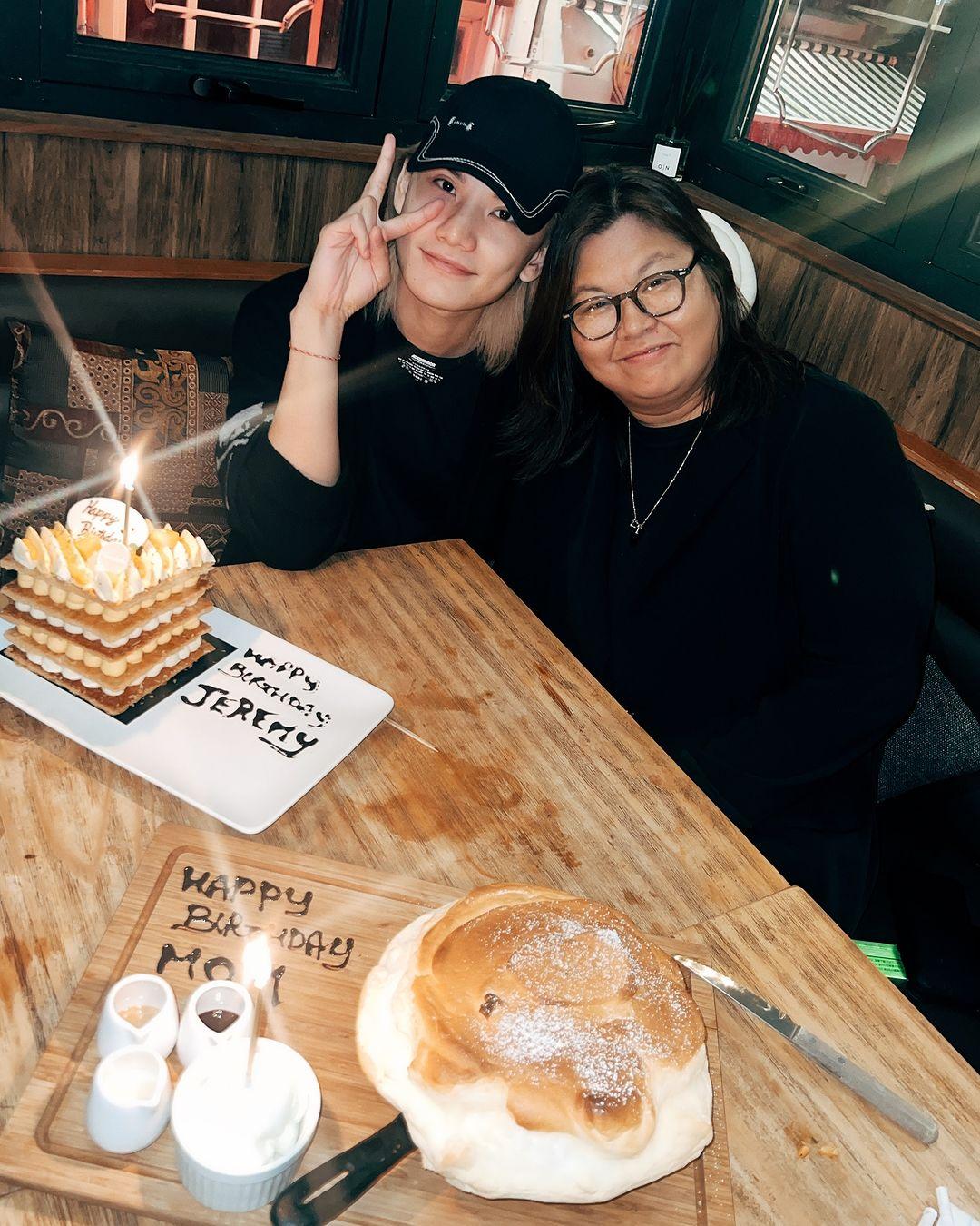 Jeremy李駿傑與花姐同日生日,一齊慶祝。