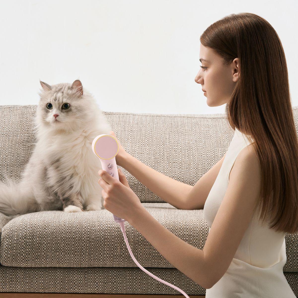 Laifen Mini首次加入創新的兒童專屬模式,針對兒童髮質細軟、稀疏的特性,寵物都能安心使用。