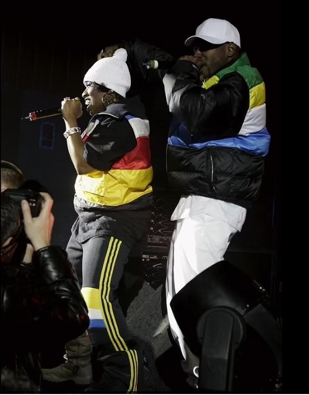 Fatman Scoop於2005年,與Missy Elliott公開演出《Lose Control》。