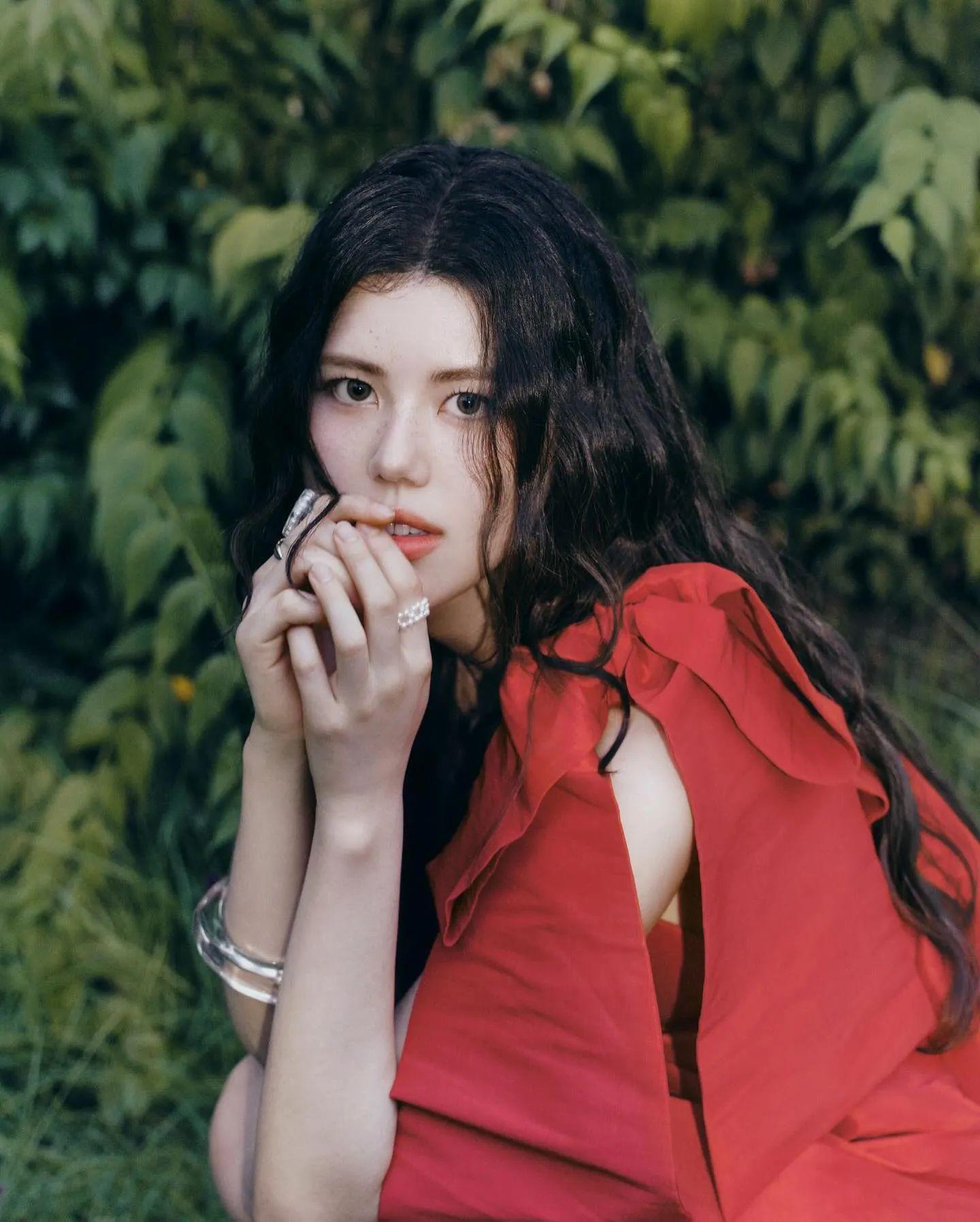 Olivia以她的音樂才華被MPLIFY羅致,她出道將走創作歌手路線。