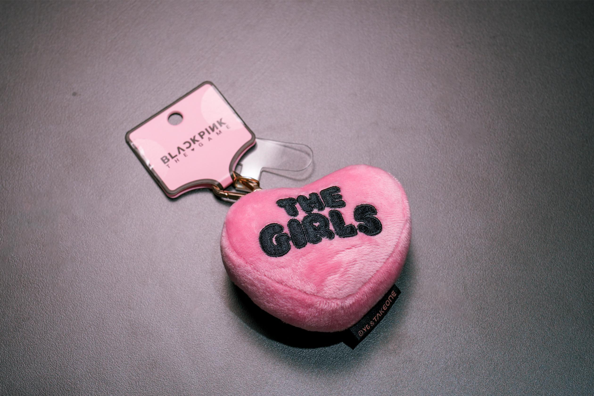 THE GIRLS 毛絨心型掛飾