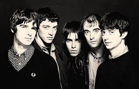(左起)Noel Gallagher(結他/主音)、Tony McCarroll(鼓)、Liam Gallagher(主音)、Paul "Bonehead" Arthurs(結他)及Paul McGuigan(bass結他)。