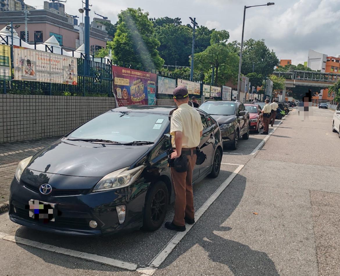 九龍城警區交通日打擊交通違例事項。(警方圖片)