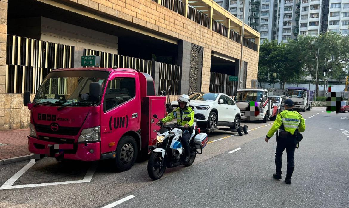 九龍城警區交通日打擊交通違例事項。(警方圖片)