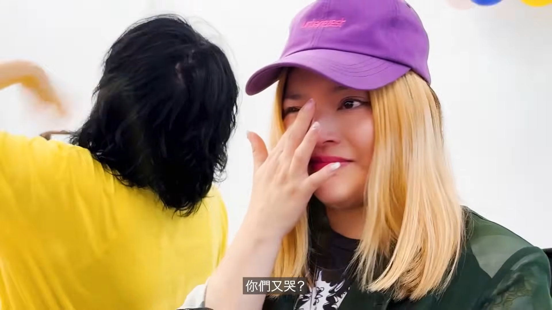 XiX的鄧曉殷(Kiele)要到海外升學,大家都哭成淚人。