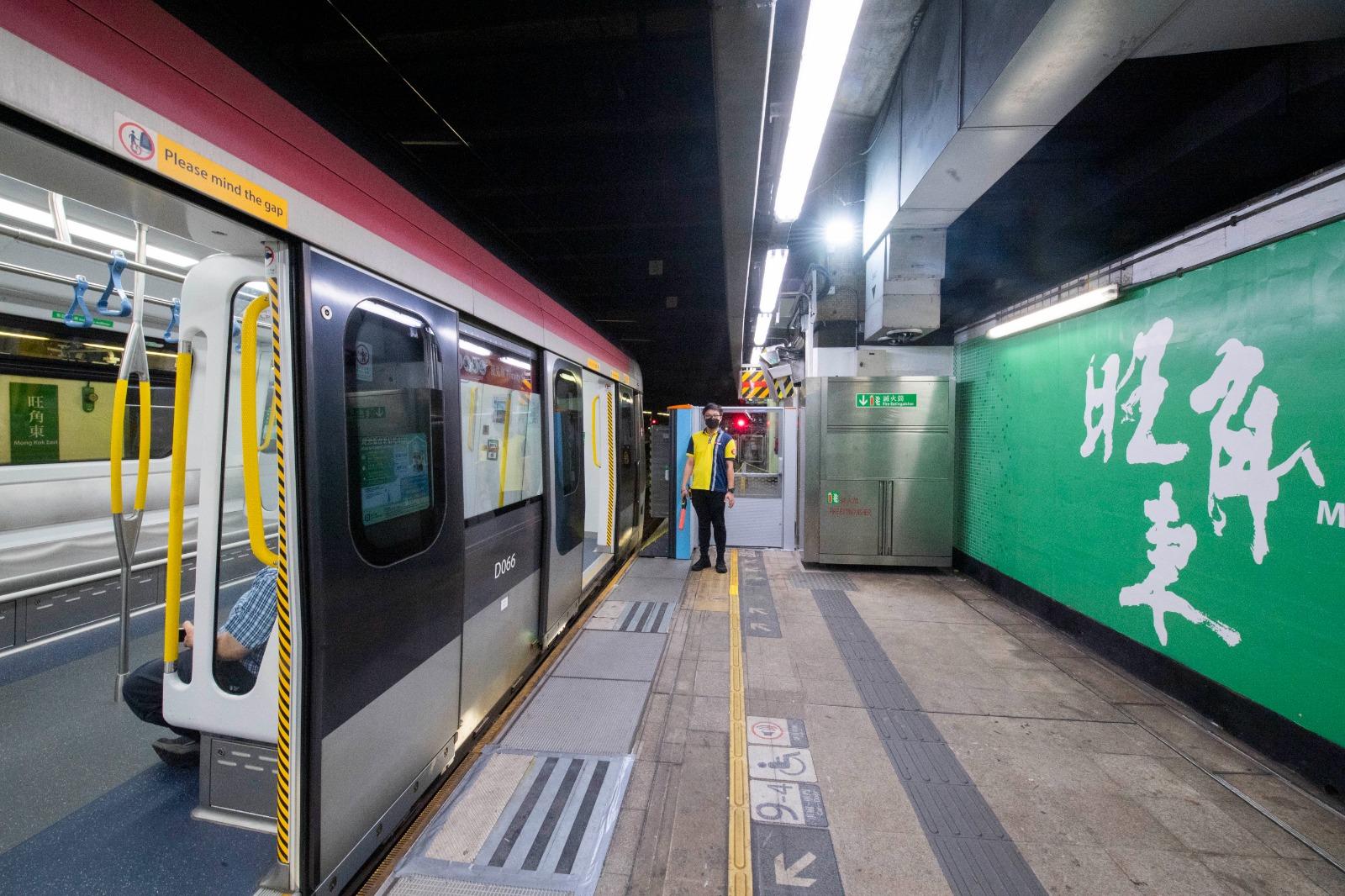港鐵旺角東站提前安裝自動月台閘門 大學站年底前展開工程