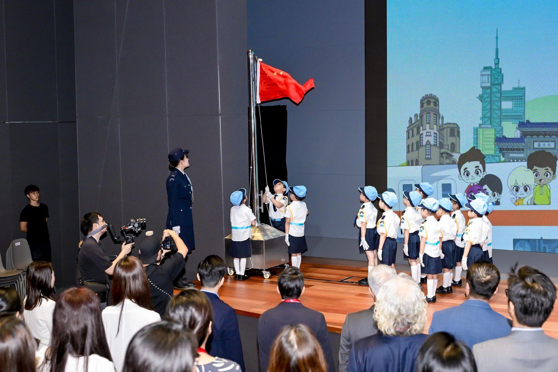 香港善德基金會推出第4冊《小精英‧祖國情》幼兒教材,今日於香港故宮文化博物館舉行發佈會