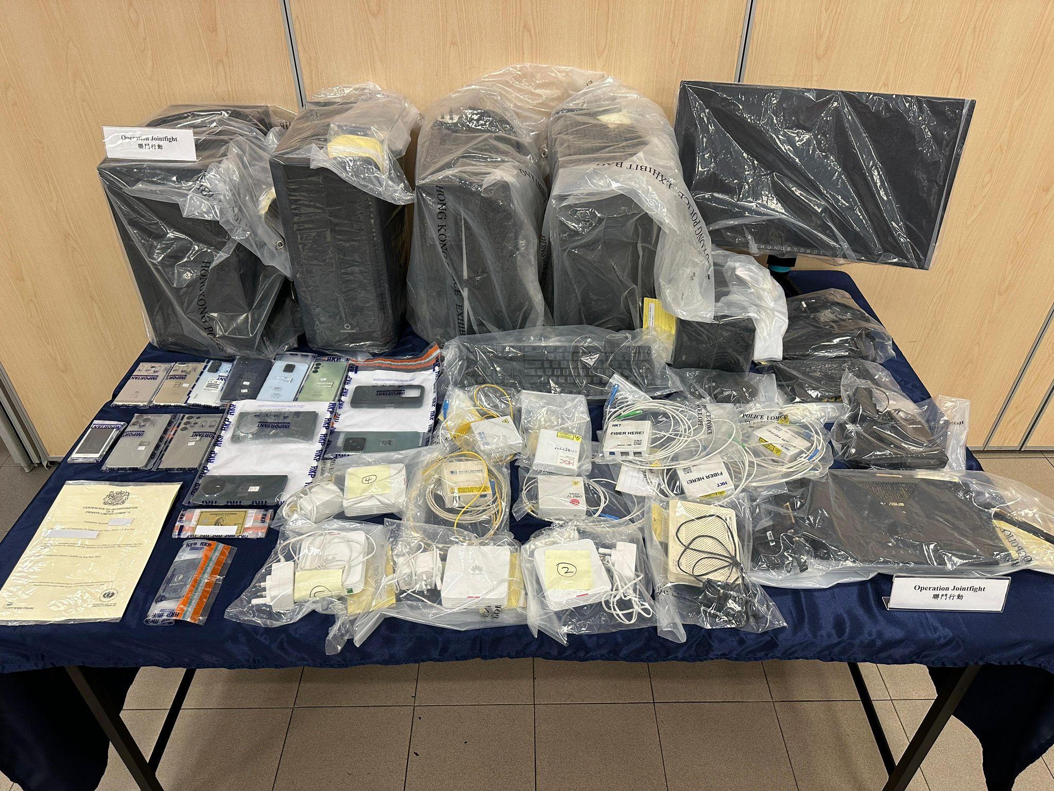 黃大仙警區人員瓦解一個利用加密貨幣洗黑錢的本地集團,拘捕25人。