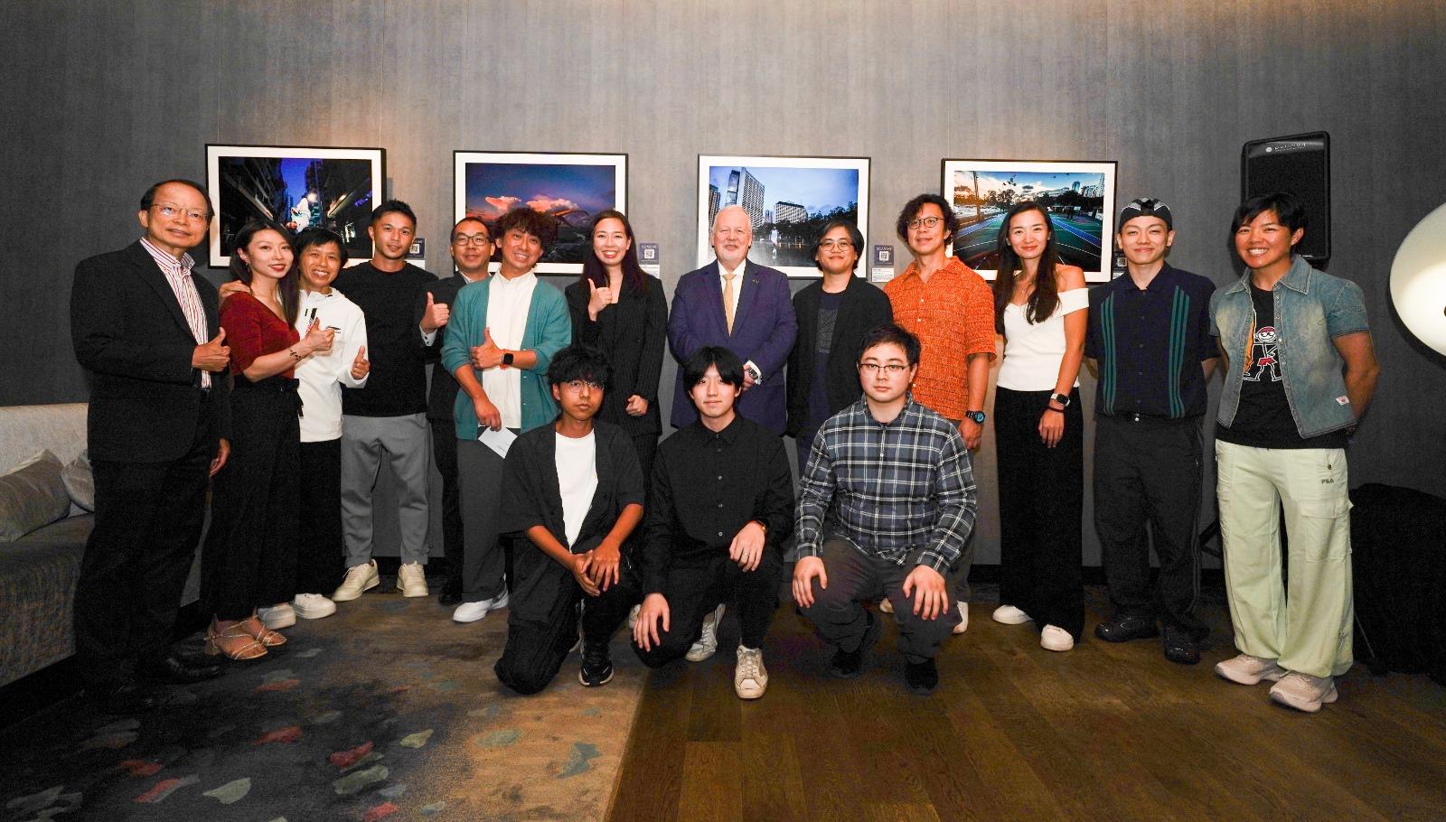 「清晨.城市.運動」慈善攝影展覽,多名運動員出席。