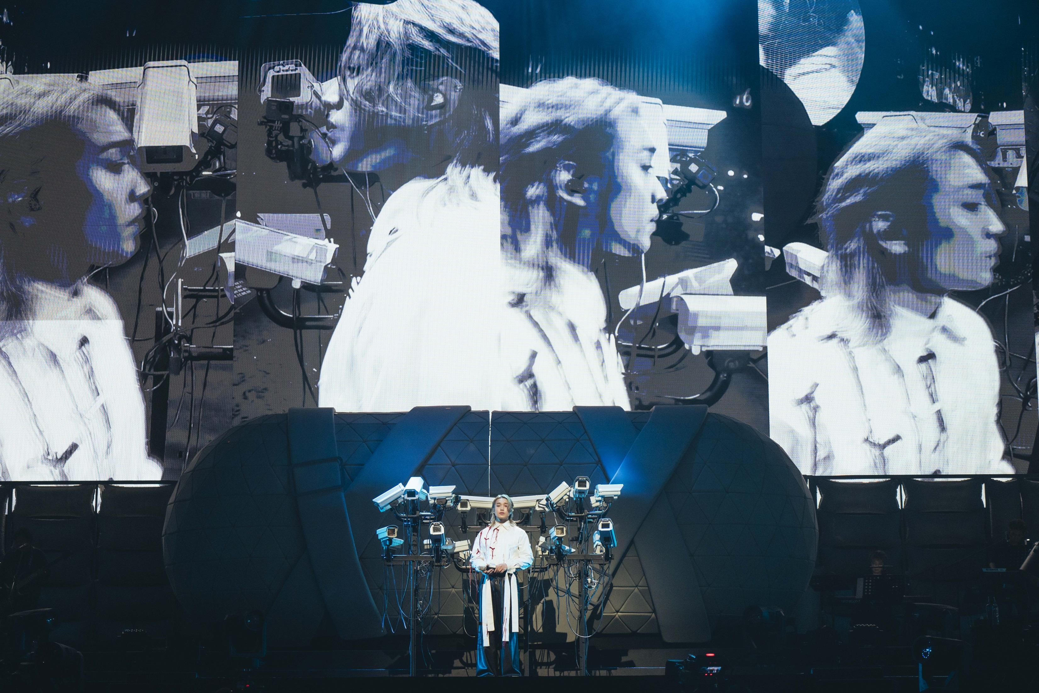 Jer演唱《風靈物語》。(《KATCH OUR LIFE Jer柳應廷 x MC張天賦 音樂會》)