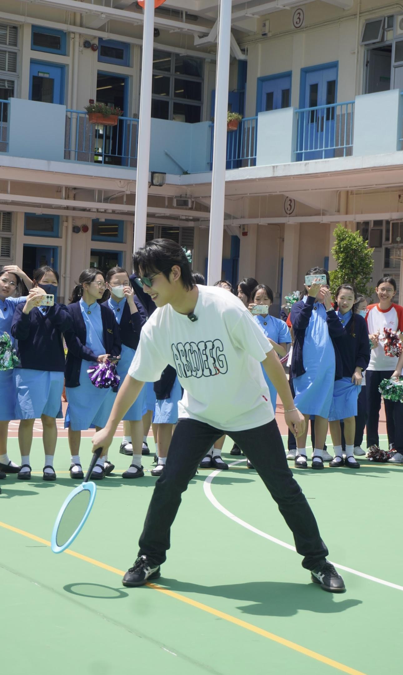 接下來Arvin將會繼續四出向各學校「挑機」。