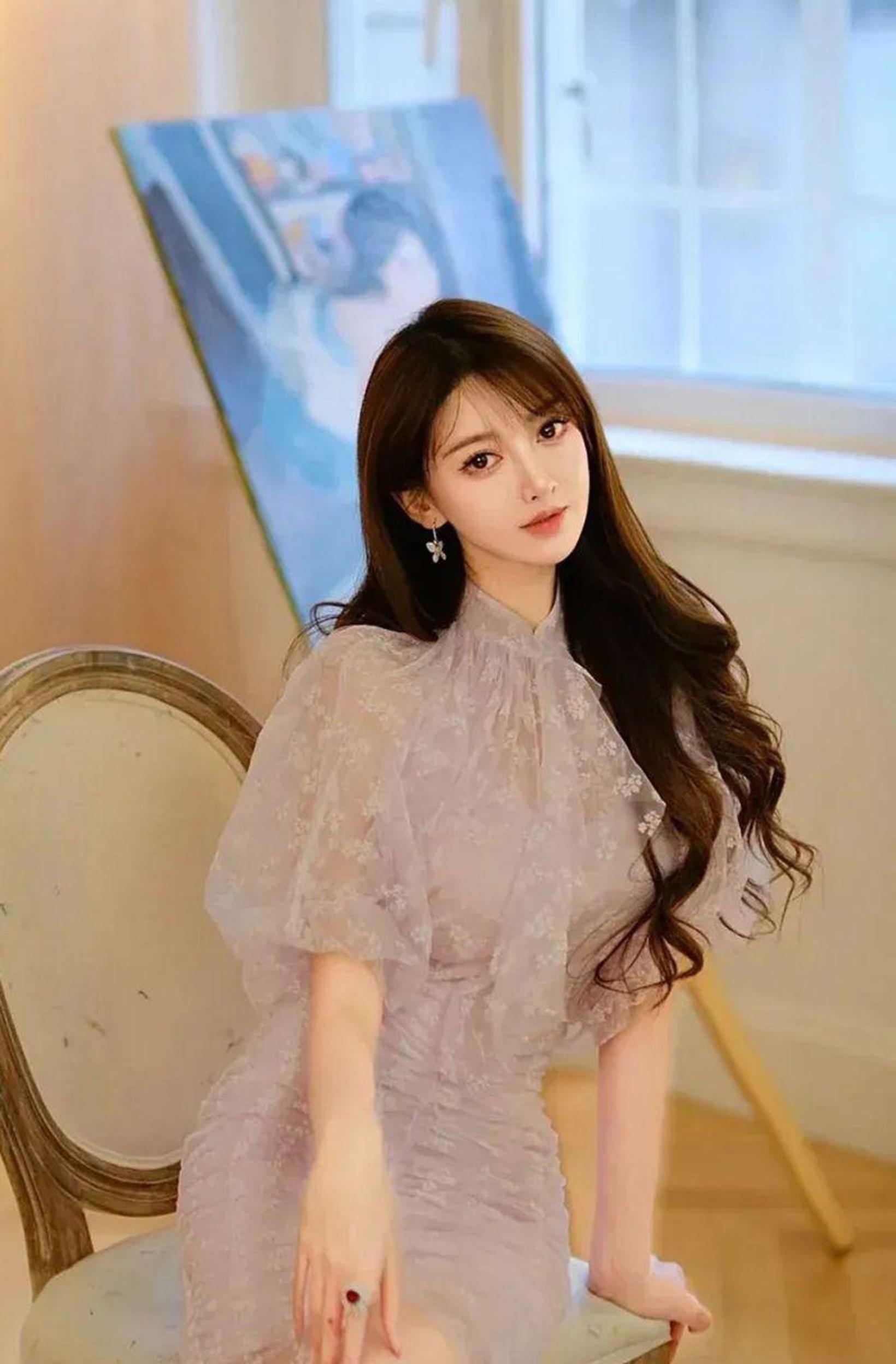 黃曉明公開認愛比他少15歲的網紅葉珂。