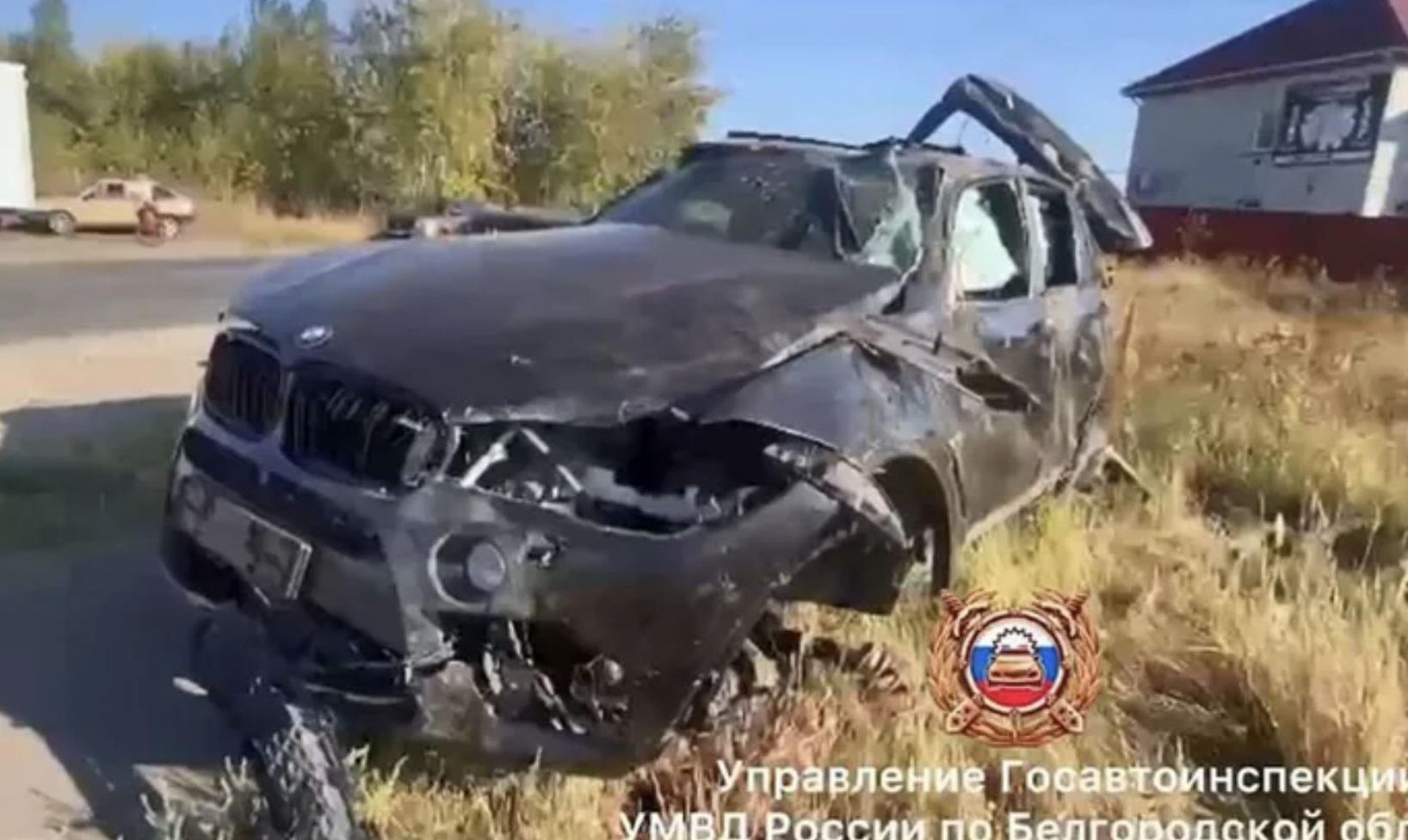 BMW休閒車撞致變形。(互聯網)