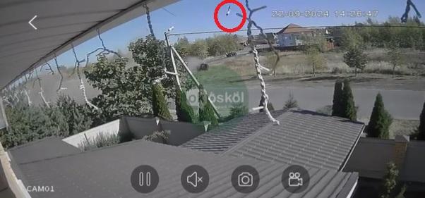 男子凌空接近3秒。(互聯網)