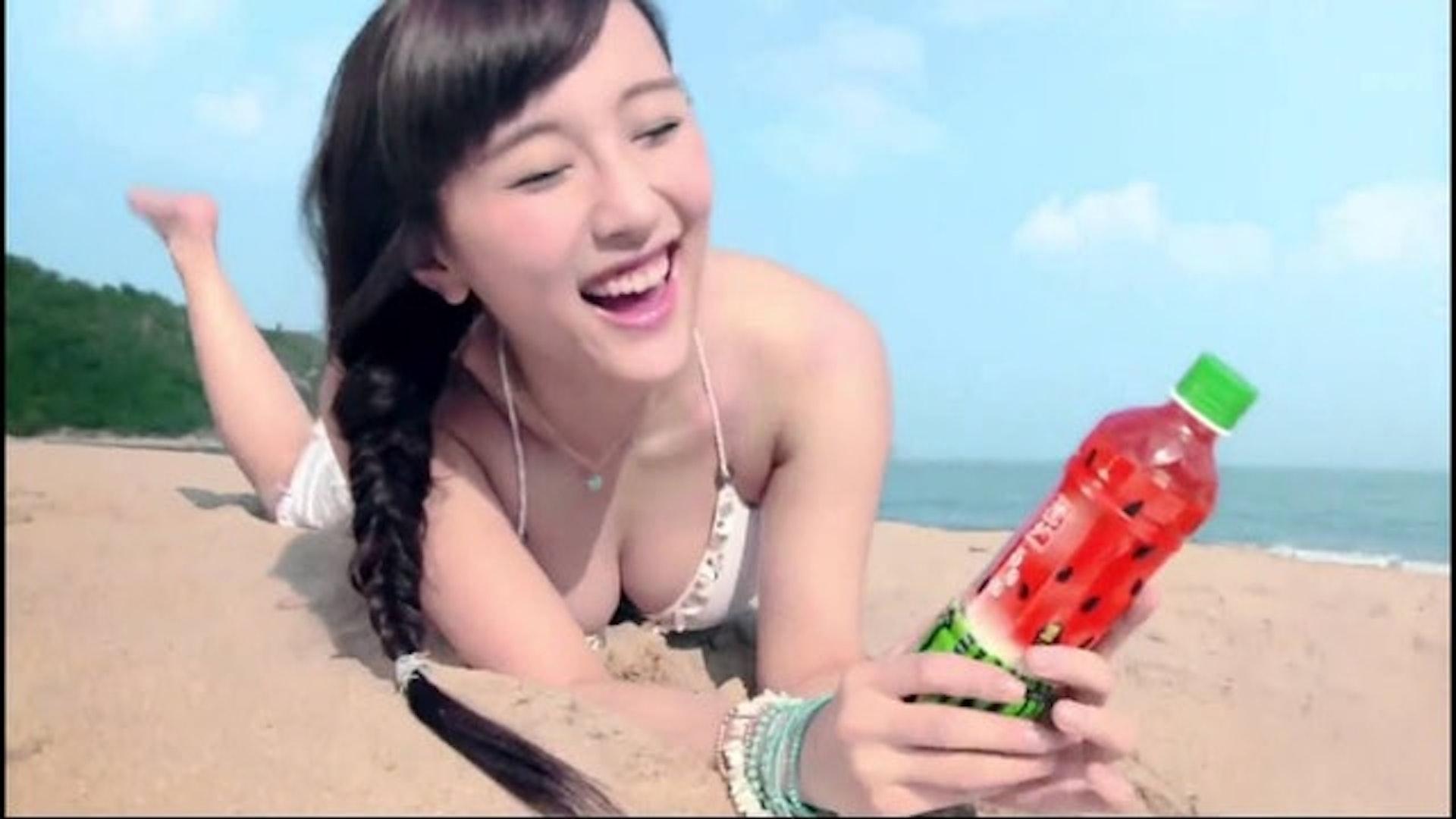 DaDa拍攝道地百果園飲品,曾有「百果園E神」之稱。