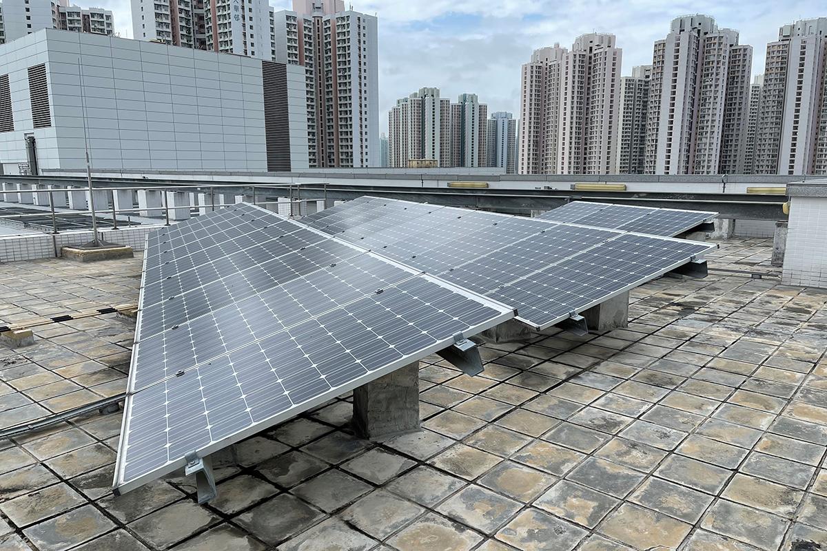 醫管局在13間醫院安裝光伏太陽能板。(醫管局提供)