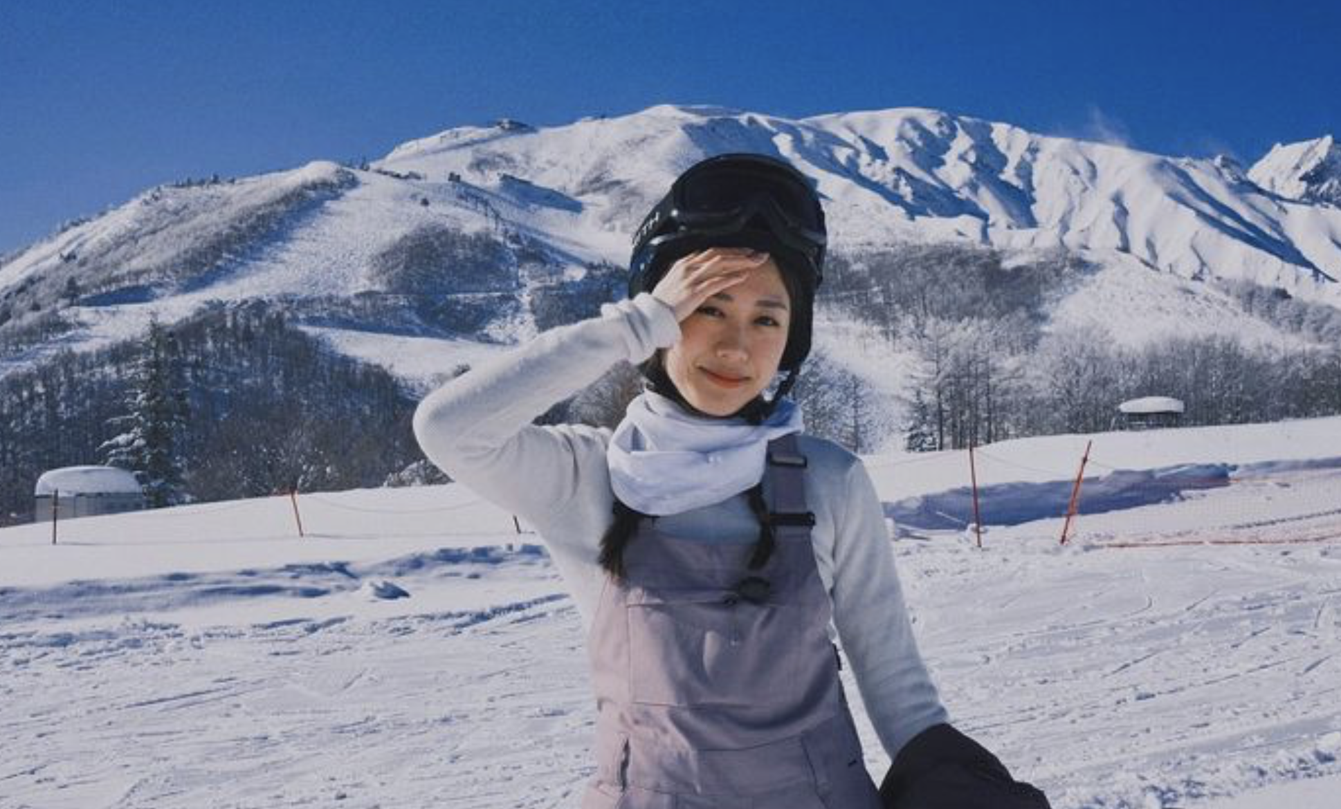 許倚榕年頭都係去滑雪相!