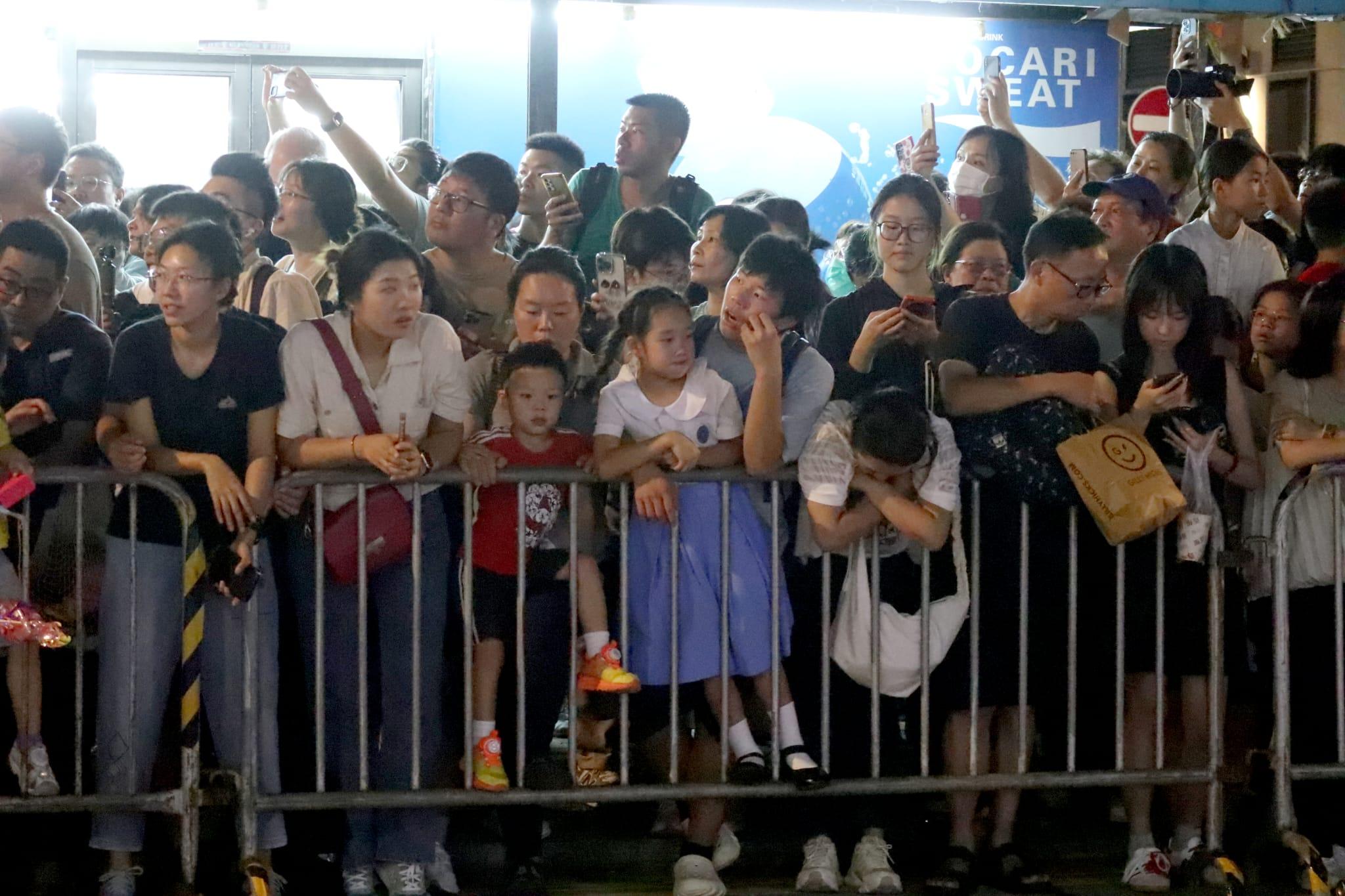 大批市民到場欣賞。(鍾式明攝)