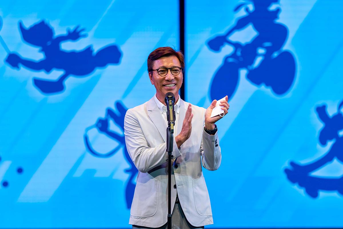 黃德森月初出席香港迪士尼樂園舉辦的港隊代表團慶祝巡遊。(資料圖片/香港迪士尼樂園提供)