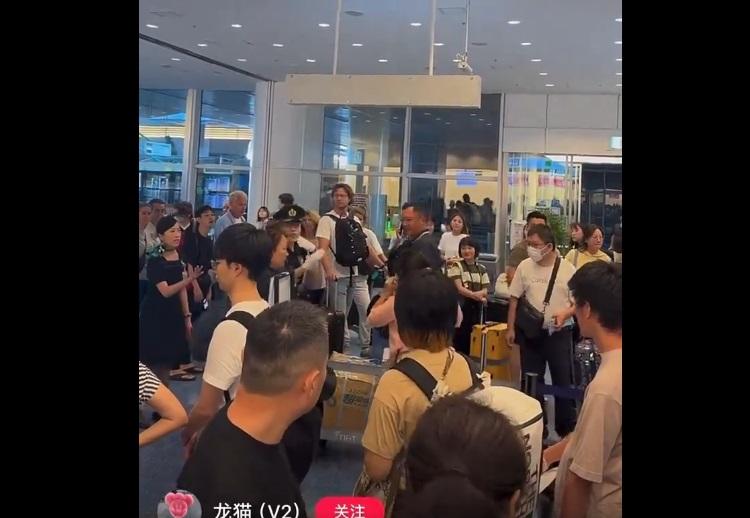 日本警察繼續說話。(互聯網)