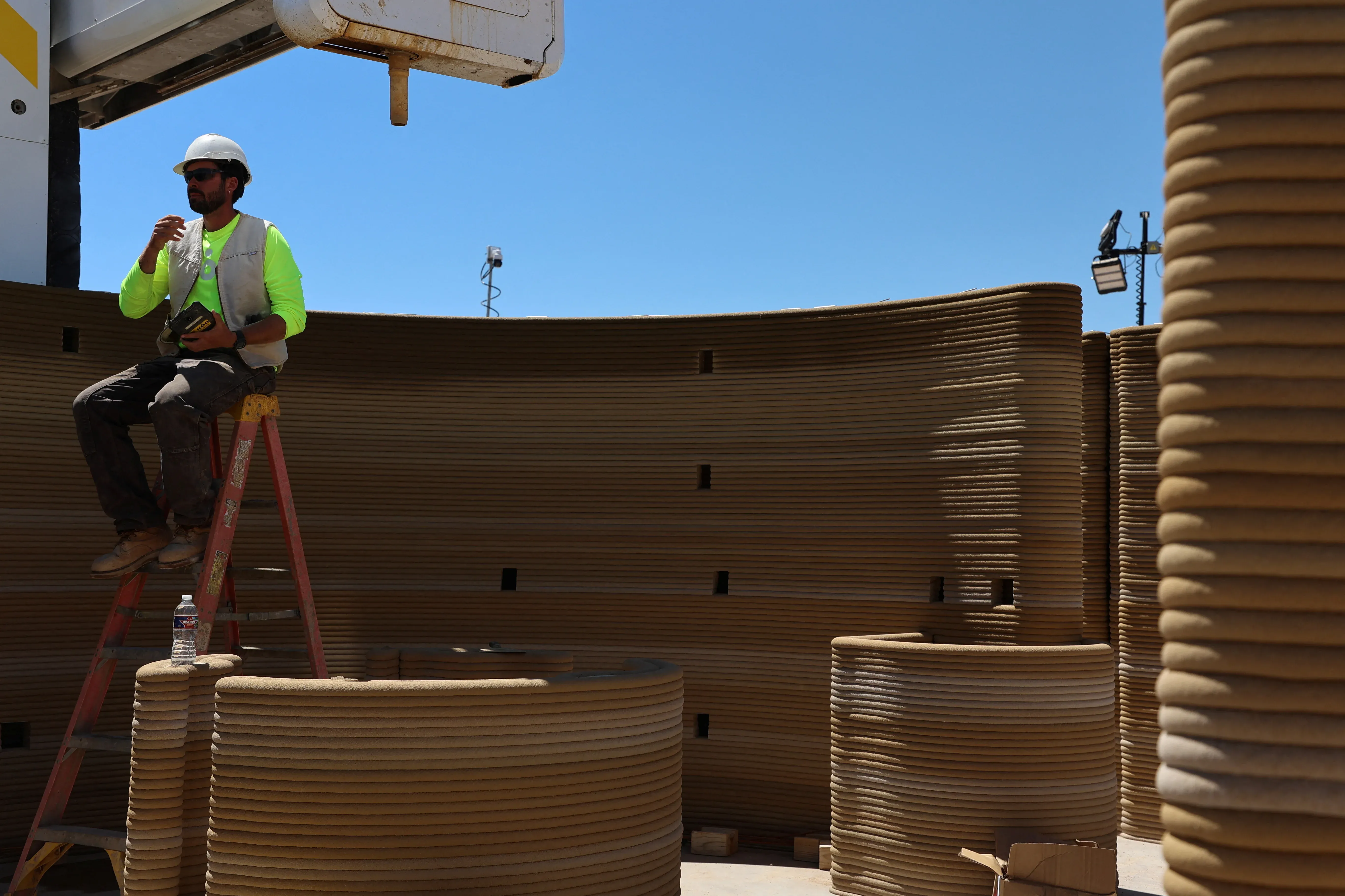 全球首間3D打印酒店正在德州沙漠打印出來。(路透社)