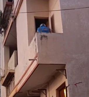 死者獨居的公寓。(互聯網)