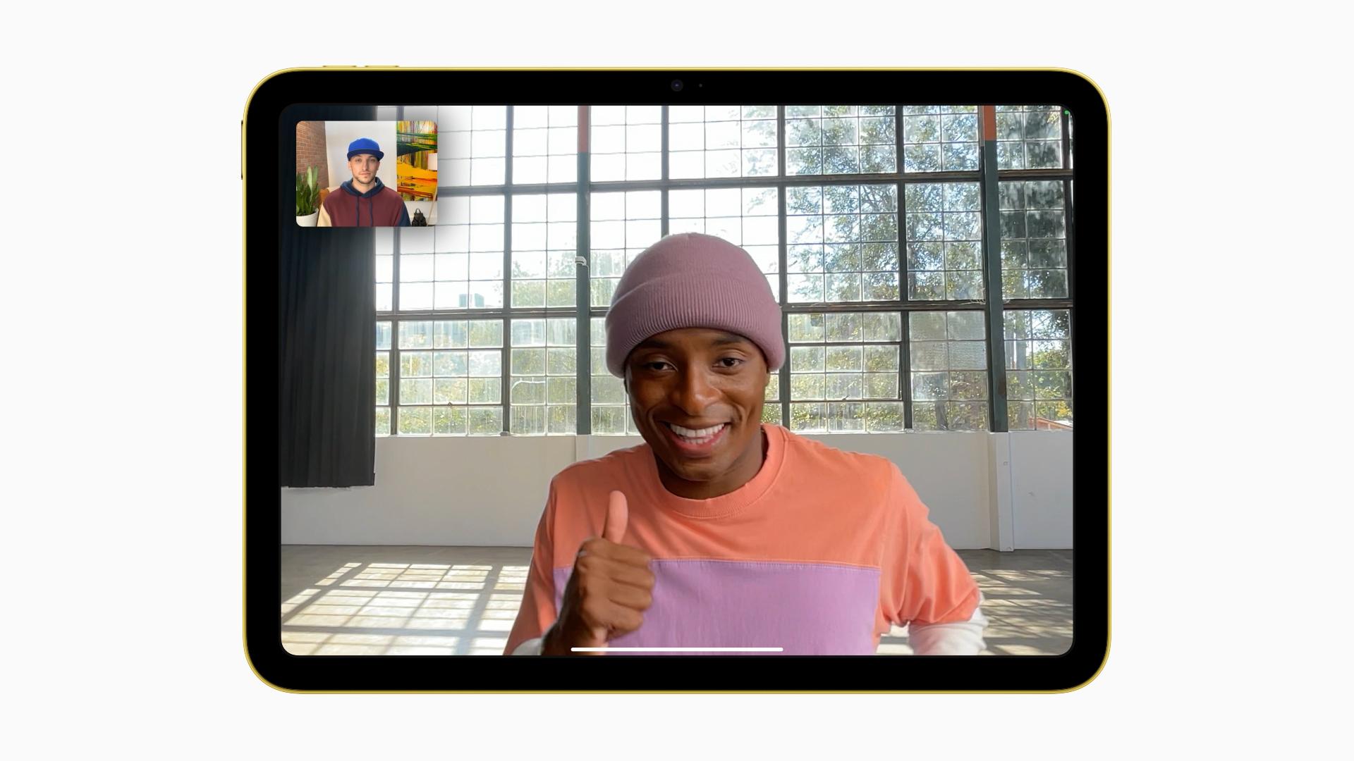 iPad第10代是首款有橫向自拍相機的iPad。