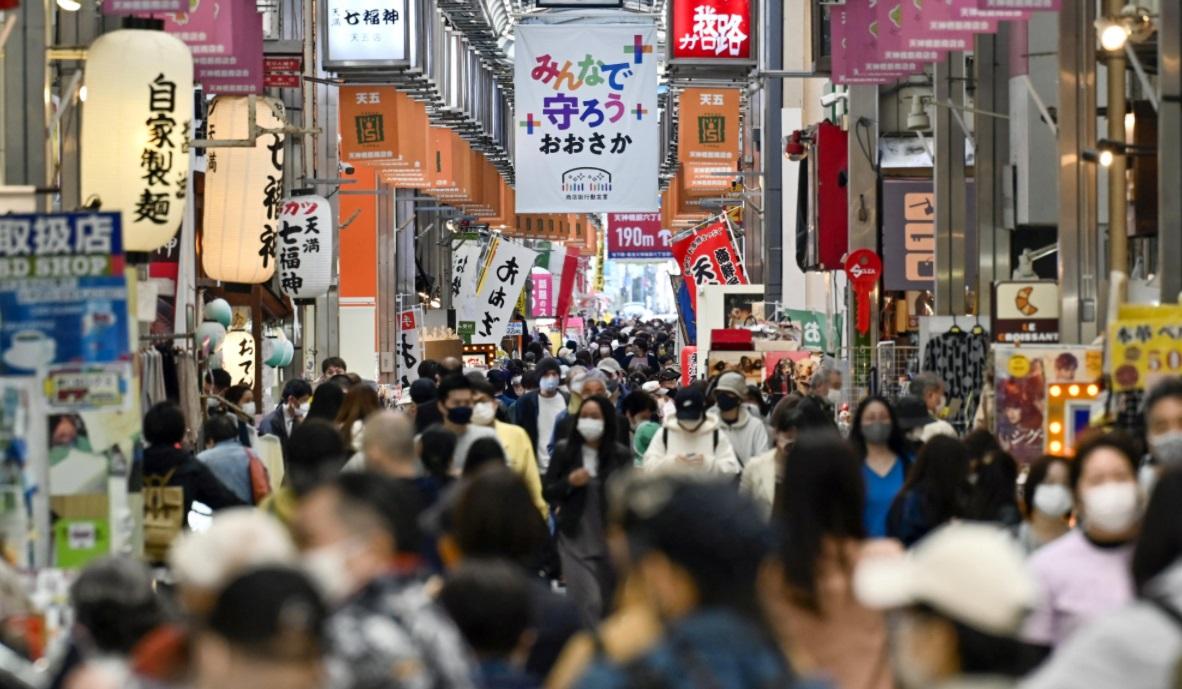 日本政府不斷敦促企業留意工作與生活的平衡,進而不再允許沒完沒了的加班。(資料圖片)