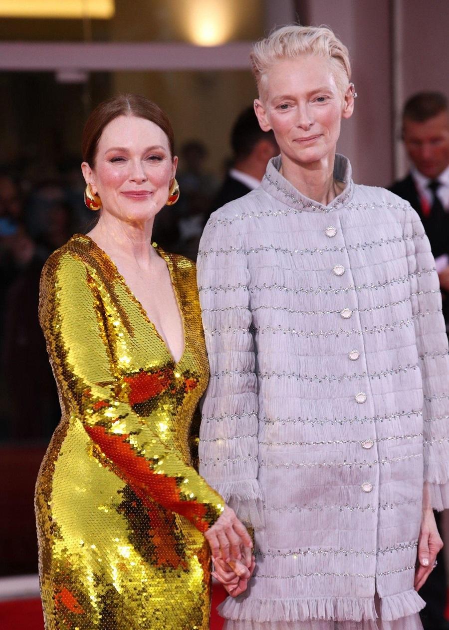 泰迪一貫低調沉實;茱莉安就閃到爆。