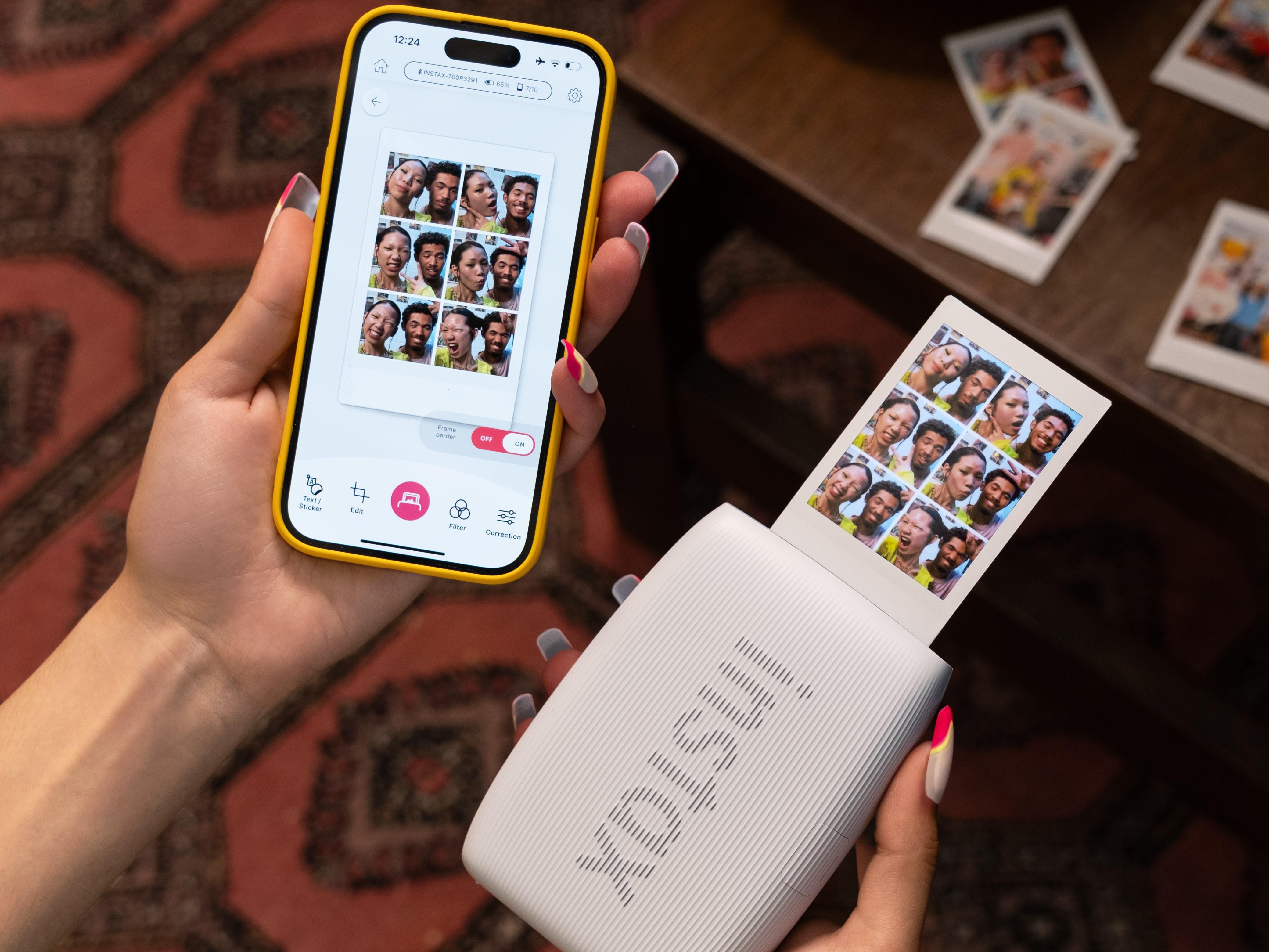 「Click to Collage」功能則賦予用家如同貼紙相機般的體驗。