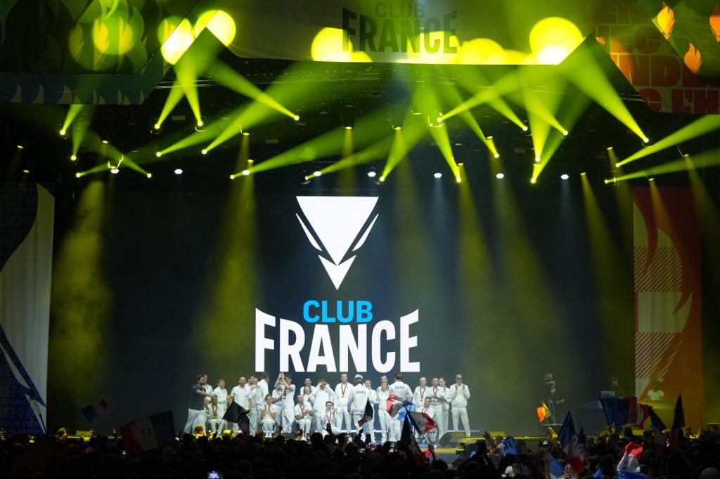 巴黎殘奧|閉幕禮在法國運動員吹熄聖火火種後,在派對氣氛中完結。(法新社)