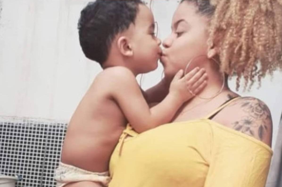 瑪麗亞與兒子生活照。(互聯網)