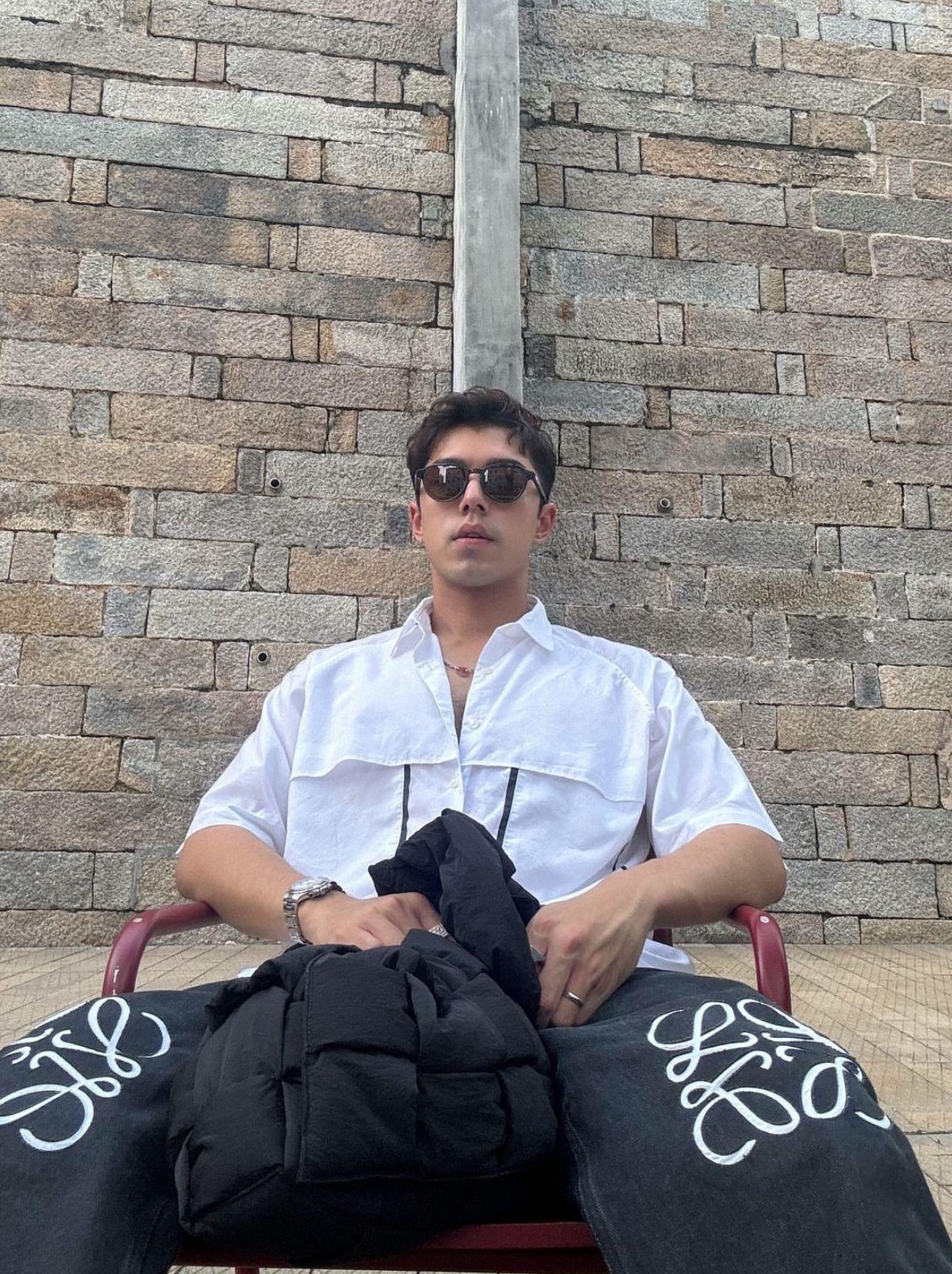 泰國星二代紅星Nine到大館打卡。