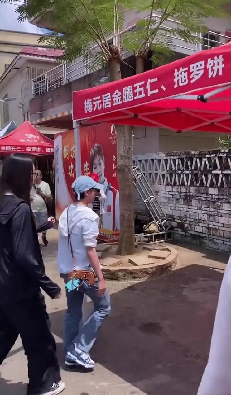 全紅嬋霸氣走回家。(互聯網)