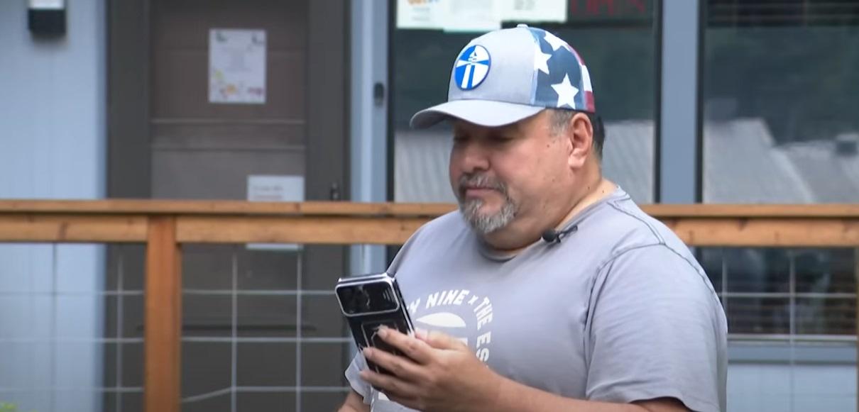 屋主安杜祖講述事發情況。(互聯網)