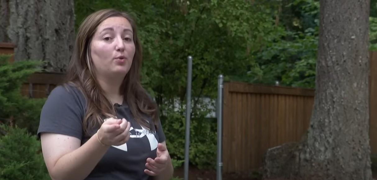 居民斯特貝爾不滿受到男子入屋滋擾。(互聯網)