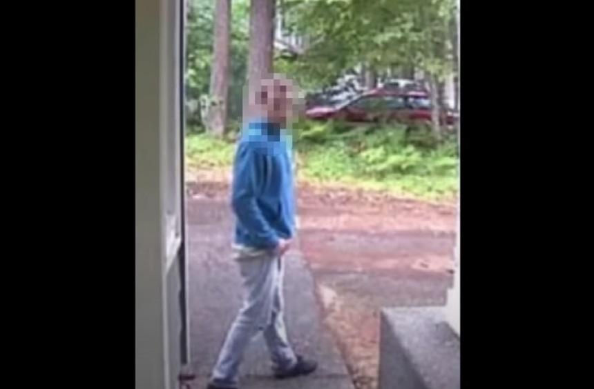 男子被民居安裝的閉路電視拍下身影。(互聯網)