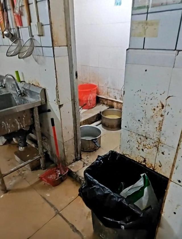 深圳地道粵式粥粉麵連鎖店「稻香頌腸粉」其中一間分店近日被揭發廚房環境髒亂,引人擔憂食品衛生問題,當局已立案調查及下令停業整改。(影片截圖/網上圖片)