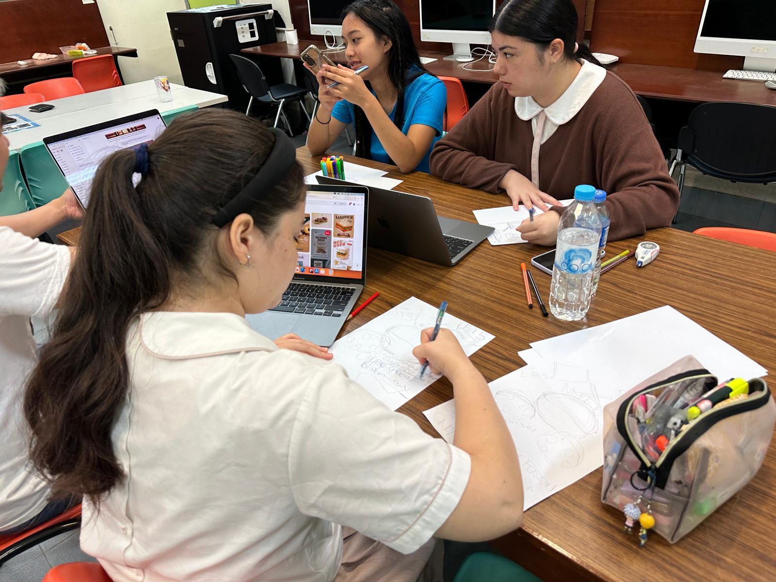 佛教筏可紀念中學學生先透過手繪將想法呈現。