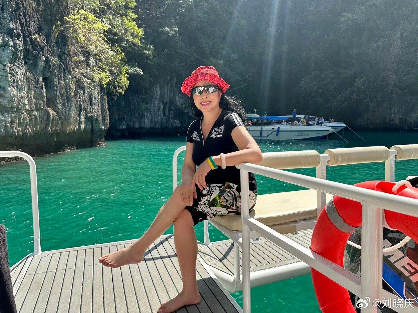 年屆73歲的內地影后劉曉慶,今日被爆背丈夫出軌數年。