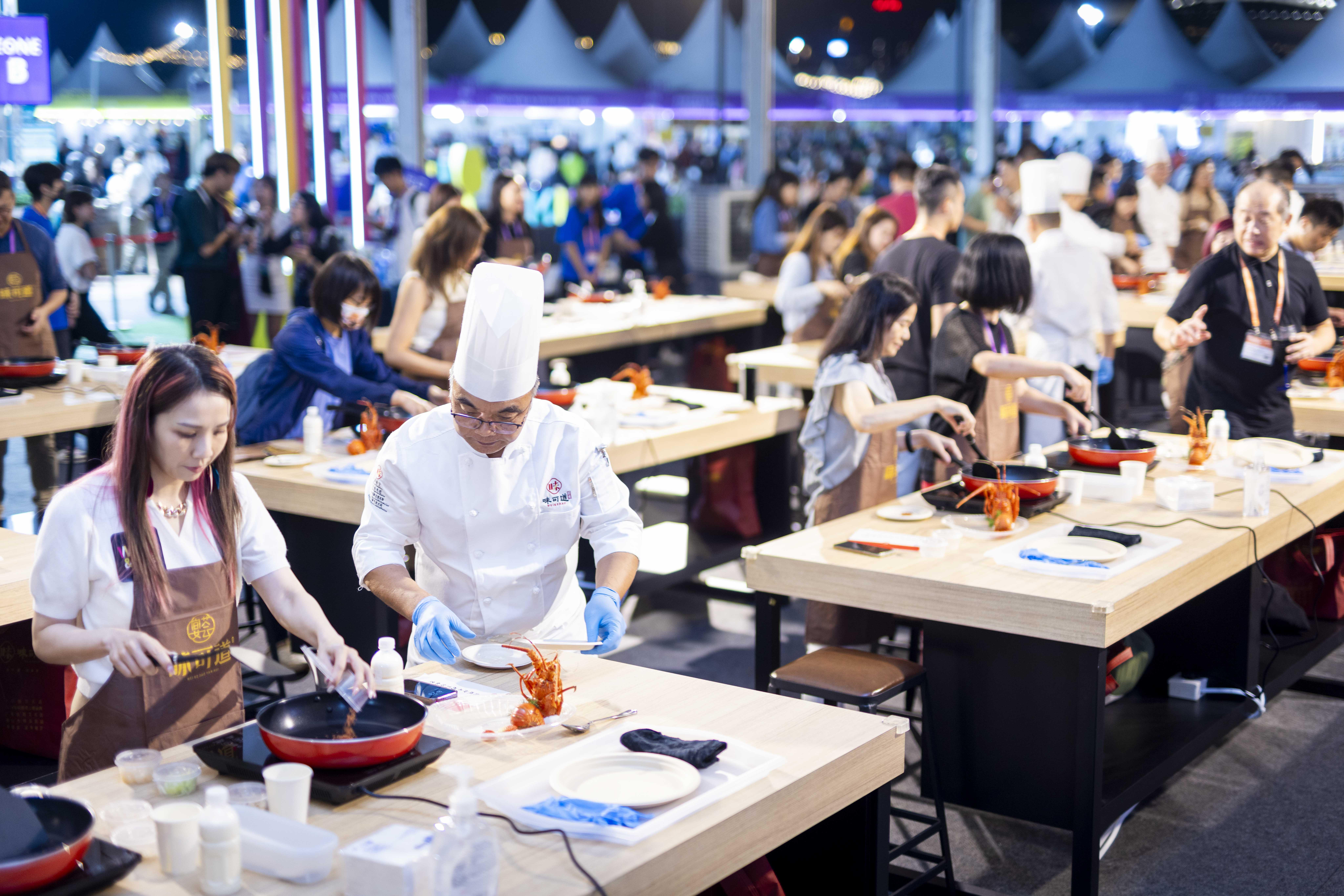 品味學堂由星級大廚及資深侍酒師等即席進行烹飪示範或品酒環節。