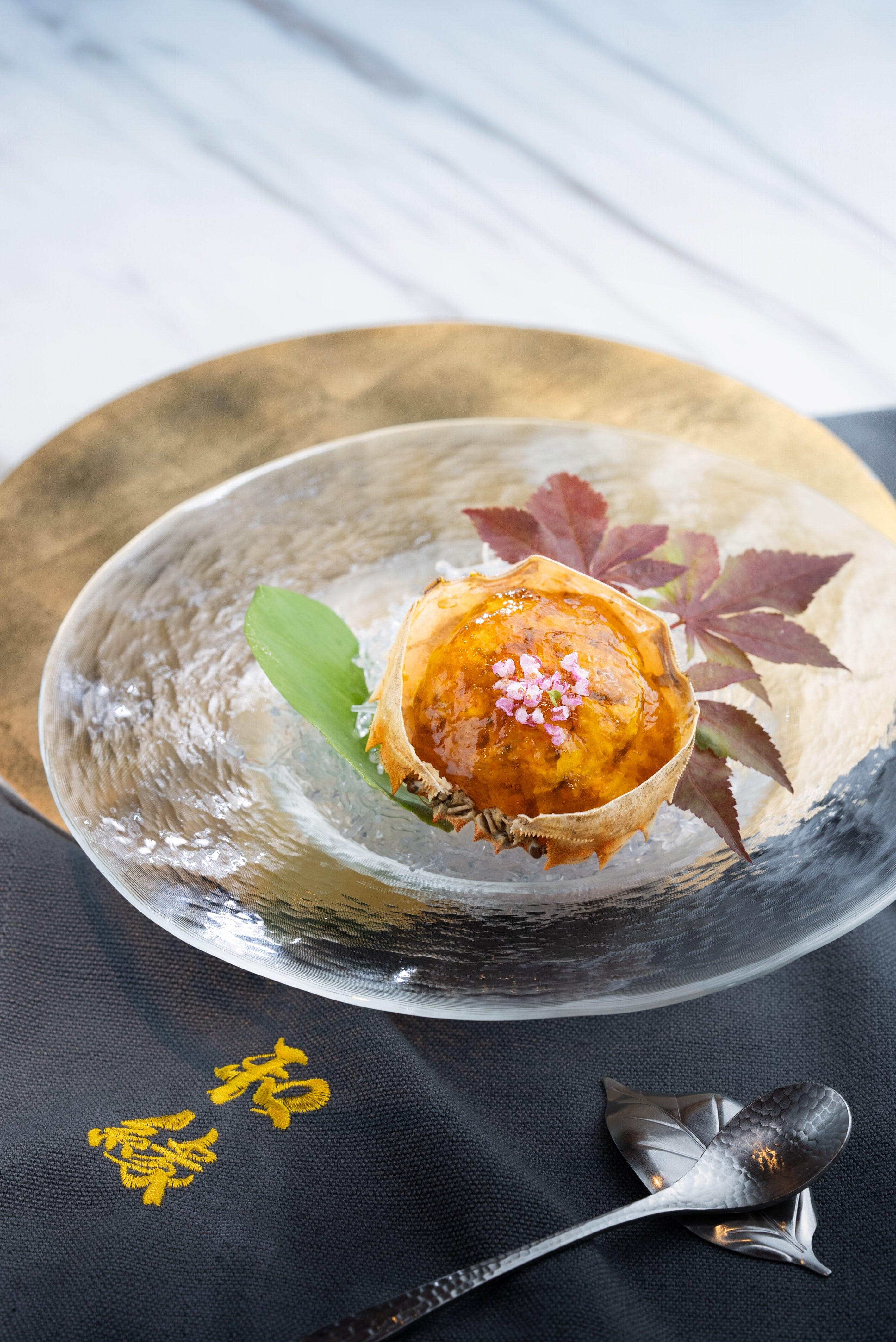 海鮮:大閘蟹,黑醋啫喱,花穗,生薑