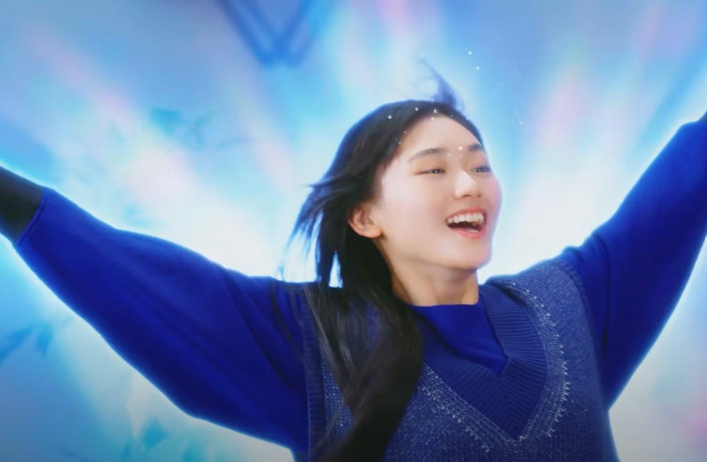 山崎天最近單飛接拍感冒藥廣告。