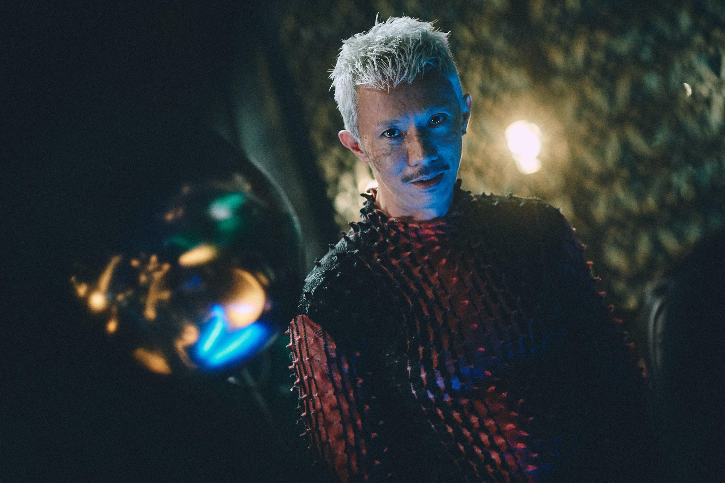 張繼聰主演的電影《裡應外合》將於10月26日上映。