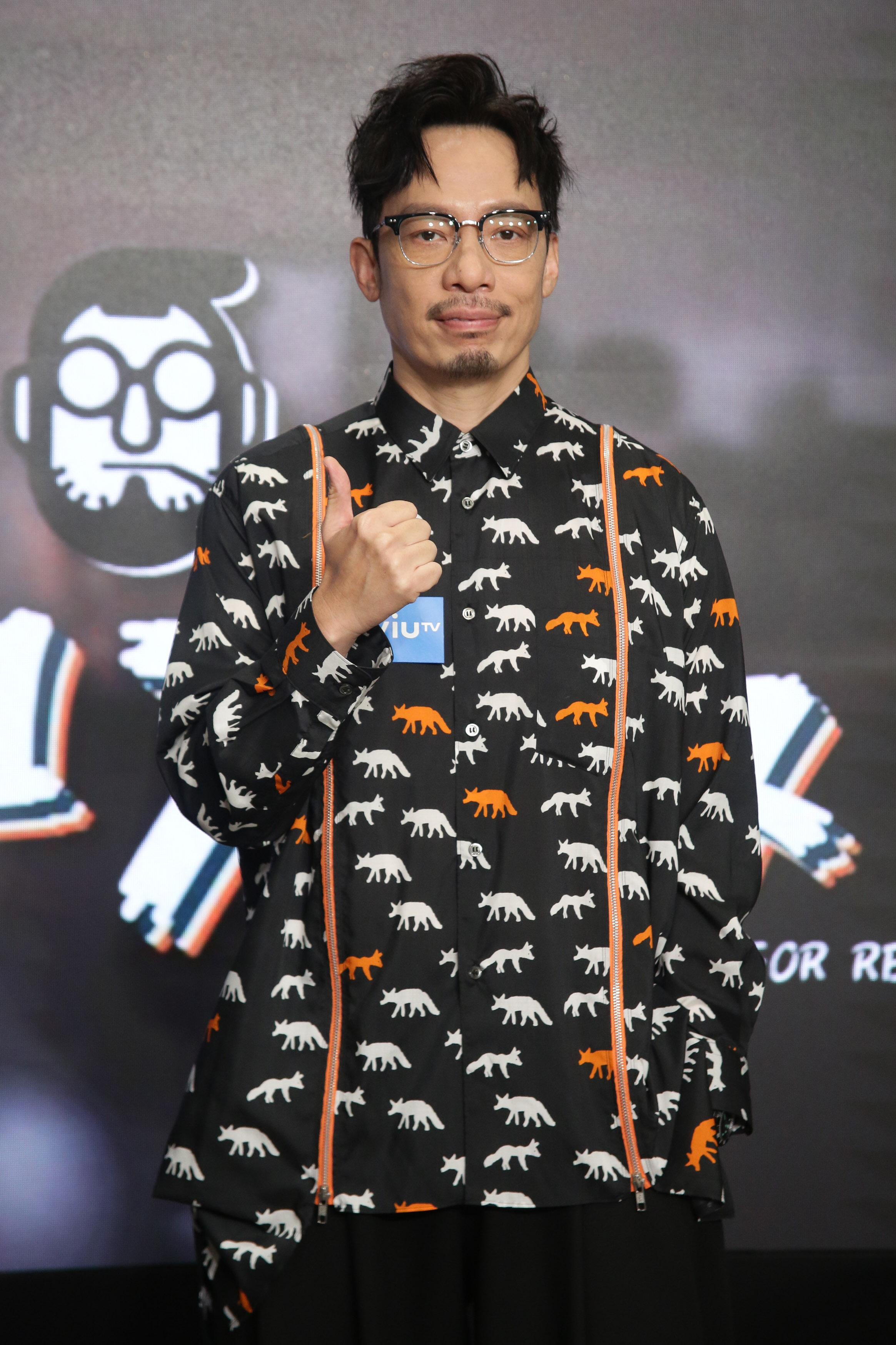 強尼在ViuTV新劇《出租大叔》與阿Gao演父女。