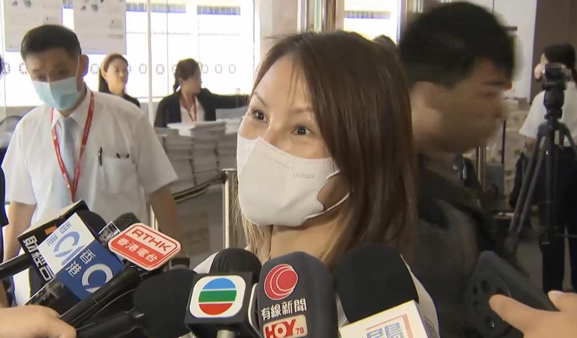 鄧小姐表示首選啟德啟盈苑,因為最重要遷就小朋友讀書。(有線新聞截圖)