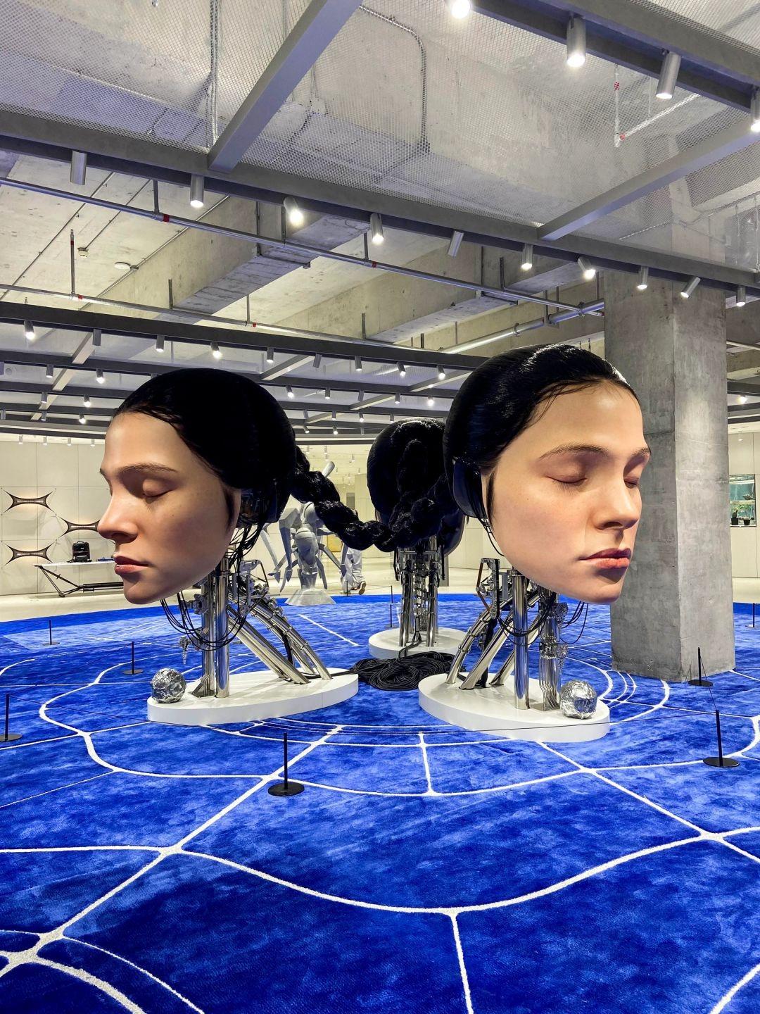 深圳10月展覽攻略:夢幻金魚、巨人雕塑與琉璃大廈